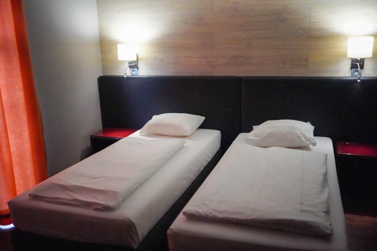 Hotel Prins Van Oranje Дийст Екстериор снимка