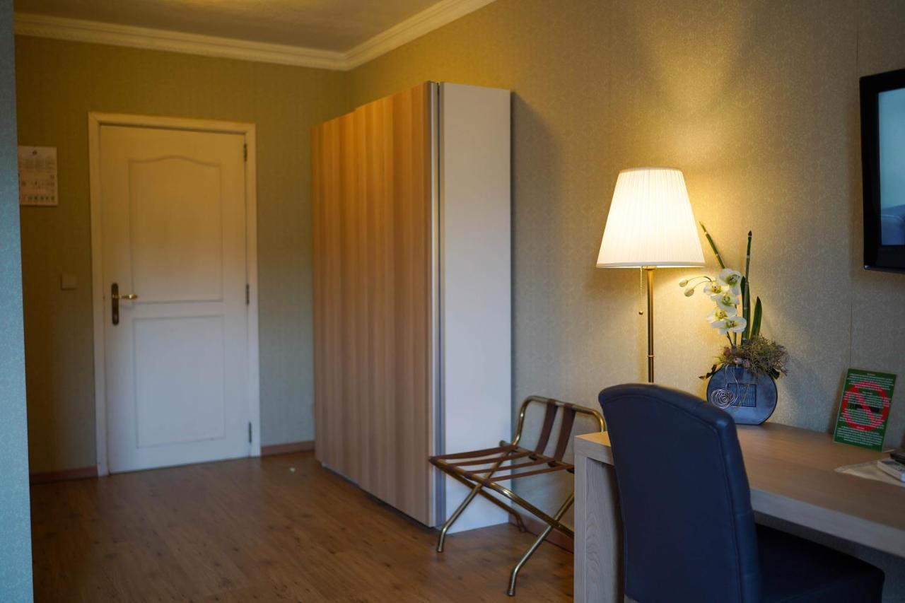 Hotel Prins Van Oranje Дийст Екстериор снимка
