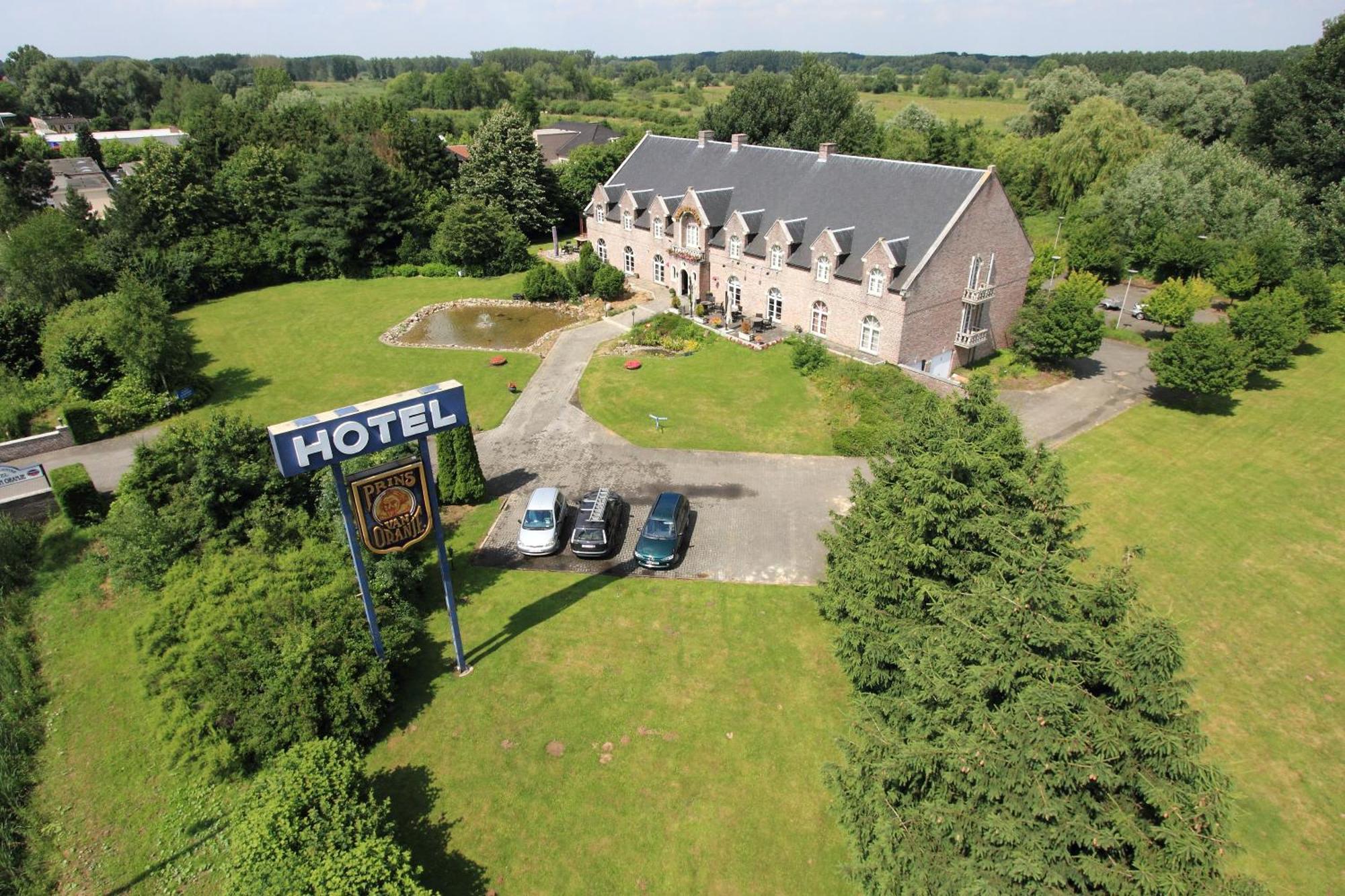 Hotel Prins Van Oranje Дийст Екстериор снимка