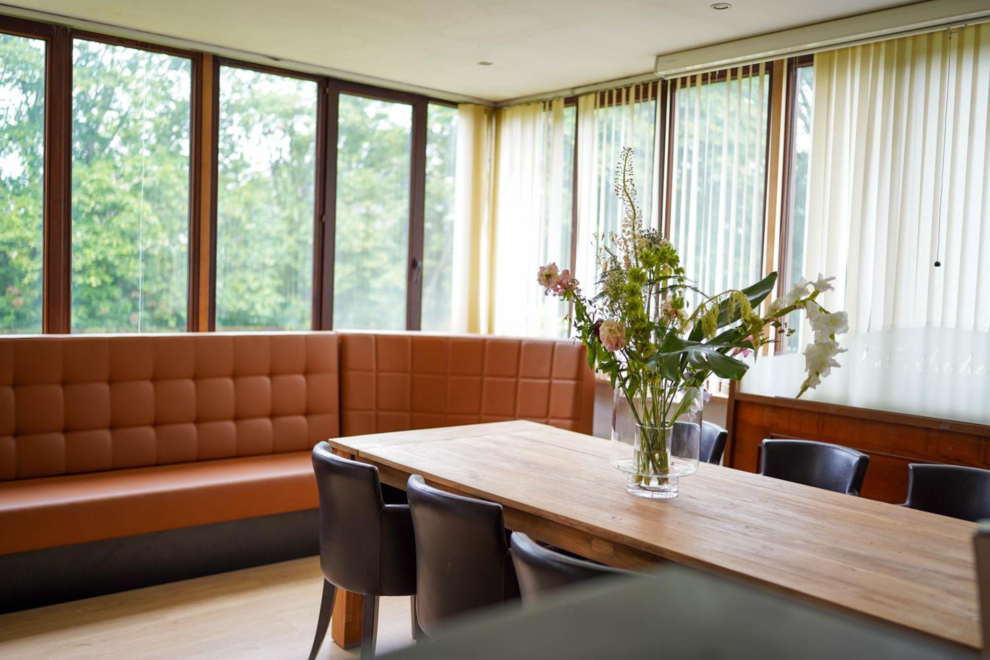 Hotel Prins Van Oranje Дийст Екстериор снимка