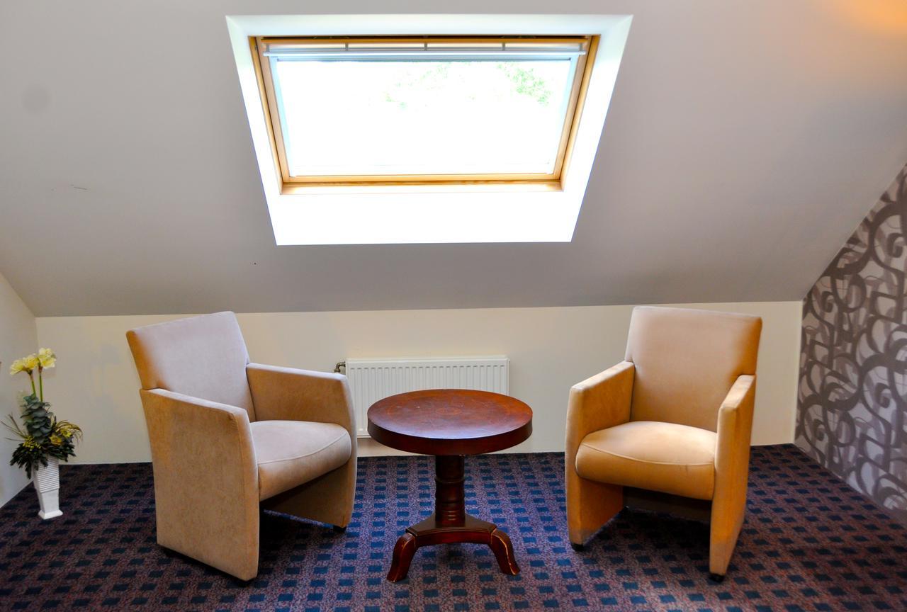 Hotel Prins Van Oranje Дийст Екстериор снимка
