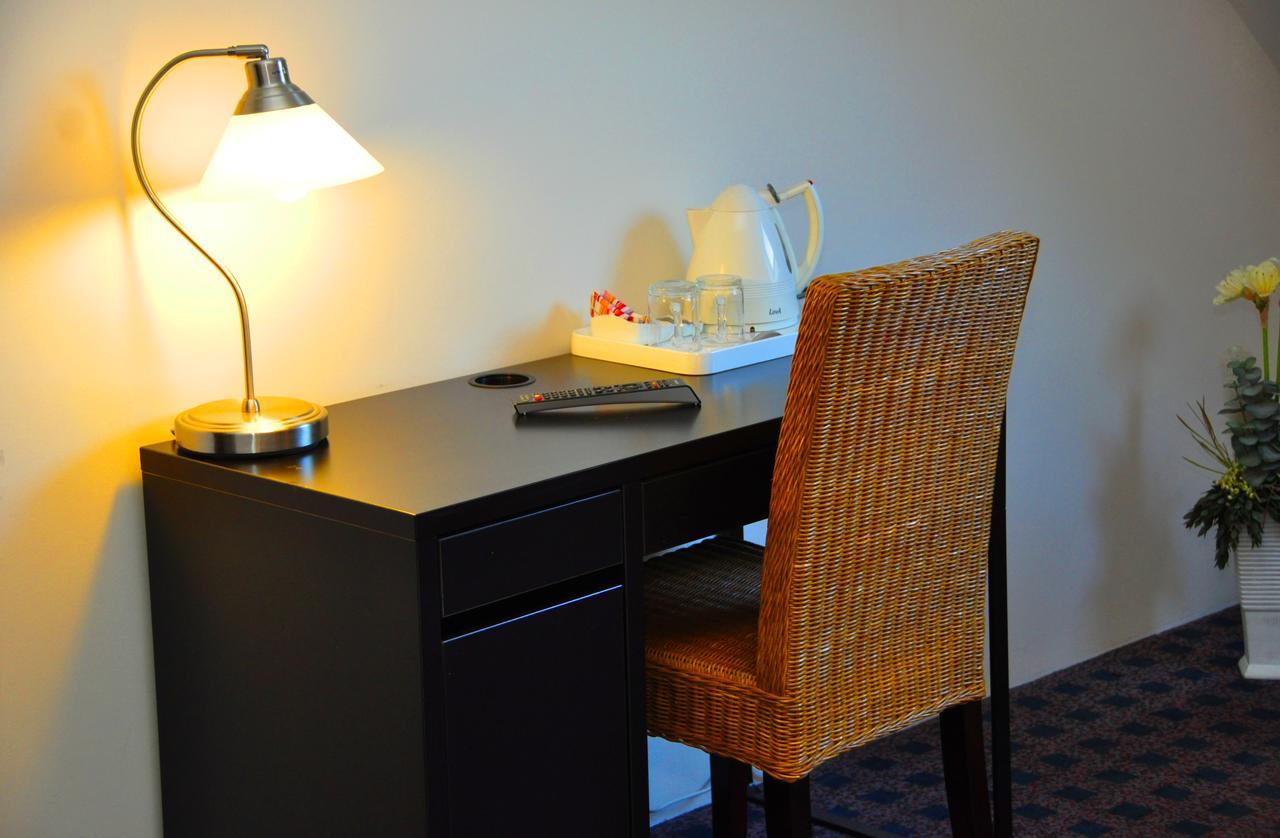 Hotel Prins Van Oranje Дийст Екстериор снимка